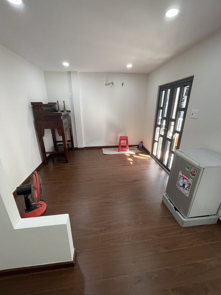 Dịch vụ vệ sinh công nghiệp tại HCM giá rẻ cam kết sạch sẽ 100%