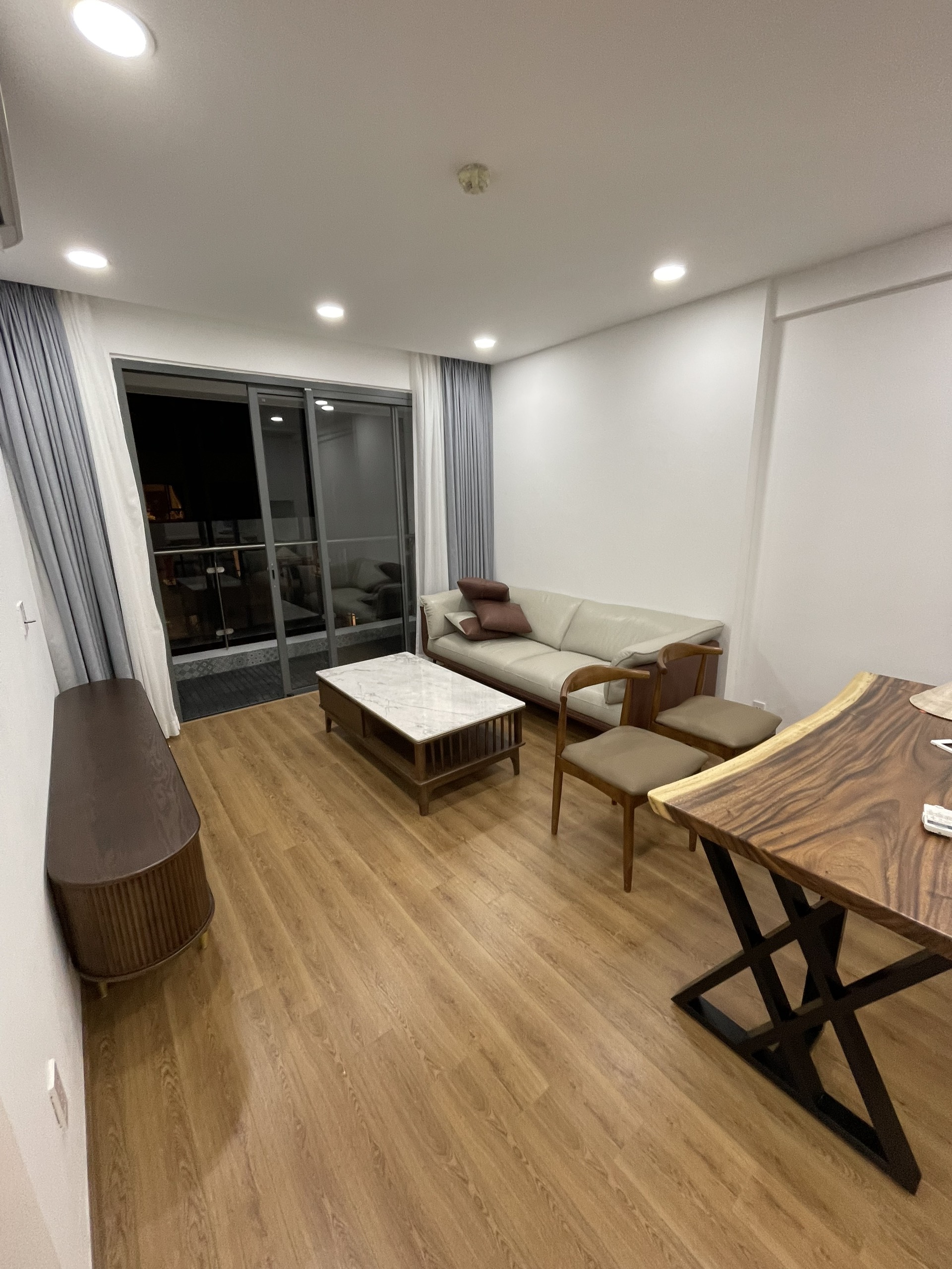 Dịch vụ vệ sinh công nghiệp tại HCM giá rẻ cam kết sạch sẽ 100%